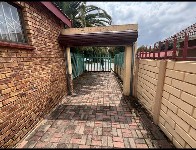 4 BEDROOM FREESTANDING FOR SALE IN BIRCHLEIGH NORTH